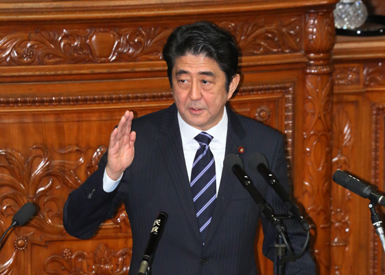 安倍总理在众议院及参议院全体会议上发表了所信表明演说。