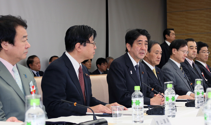 安倍总理在总理大臣官邸召开了有关设立国家安全保障会议的有识之士会议。