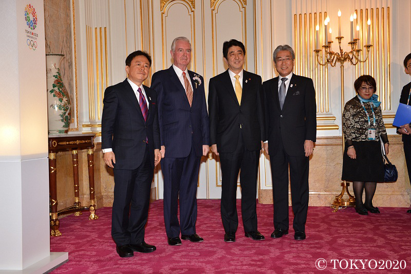 安倍总理在赤坂迎宾馆举行了正式欢迎・东京奥运会举办五十年纪念晚宴。