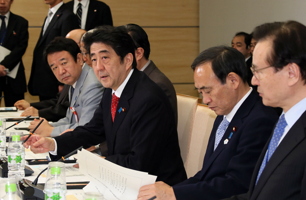 安倍总理在总理大臣官邸召开了第三次有关设立国家安全保障会议的有识之士会议。