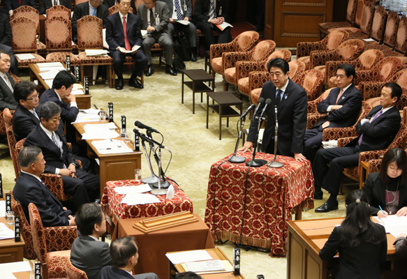 安倍总理出席了众议院预算委员会。