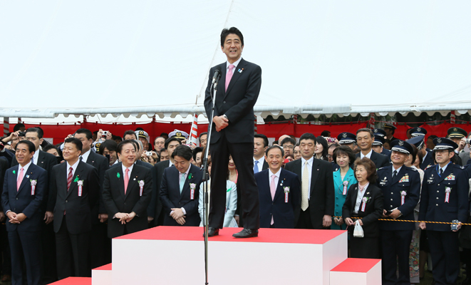 安倍总理在东京都内的新宿御苑举行了赏樱会。