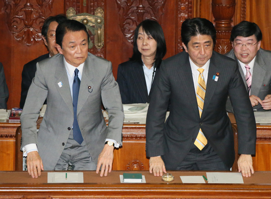 安倍总理出席了参议院预算委员会、参议院全体会议、众议院全体会议。