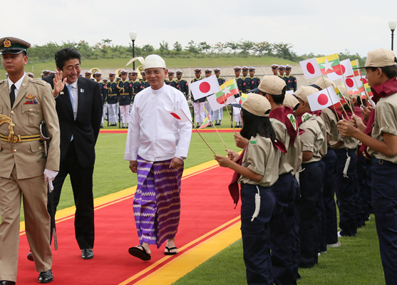 安倍总理访问了缅甸联邦共和国。