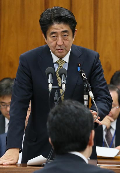 安倍总理出席了众议院内阁委员会。