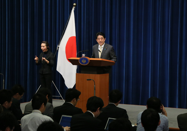 安倍总理于第185次国会（临时国会）闭幕后在总理大臣官邸举行了记者招待会。