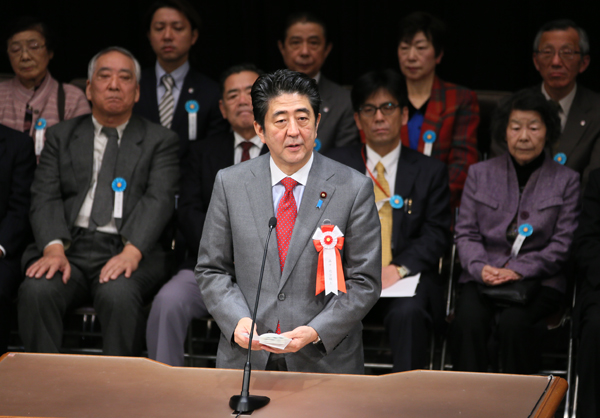 安倍总理出席了在东京都内召开的2014年北方领土返还要求全国大会。