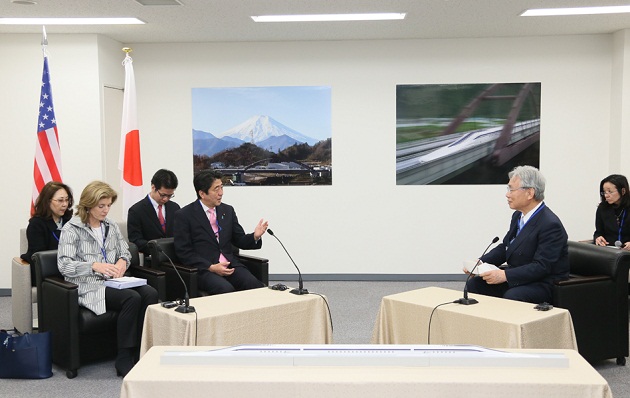 安倍总理访问了山梨县。