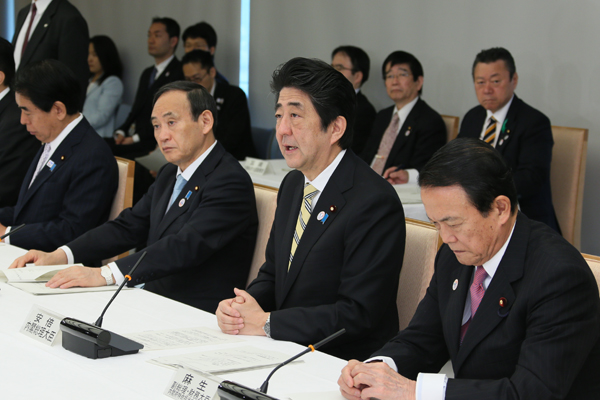 安倍总理在总理大臣官邸召开了第一次2020年东京奥运会・残奥会等相关阁僚会议。