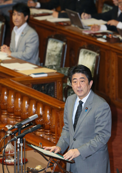 安倍总理出席了参议院全体会议。