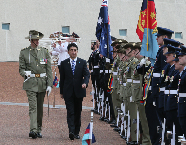 安倍总理访问了澳大利亚联邦。