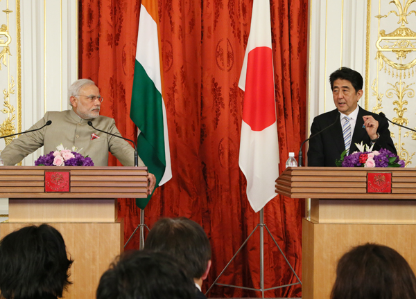 安倍总理举行了日本・印度首脑会谈等。