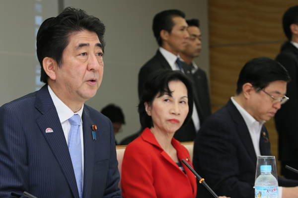 安倍总理在总理大臣官邸召开了第3次信息保全咨询会议。