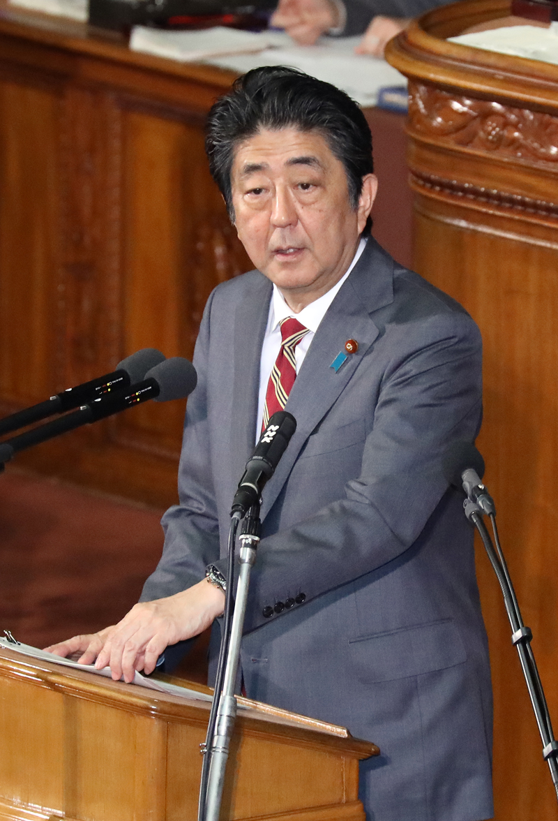 安倍总理出席了众议院全体会议。