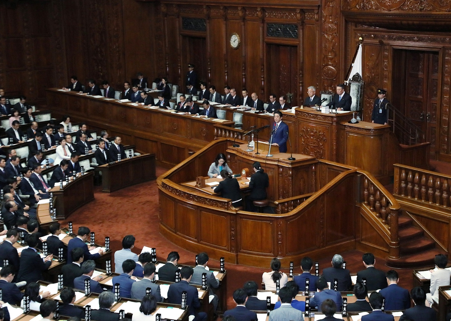 第200届国会安倍内阁总理大臣施政演说