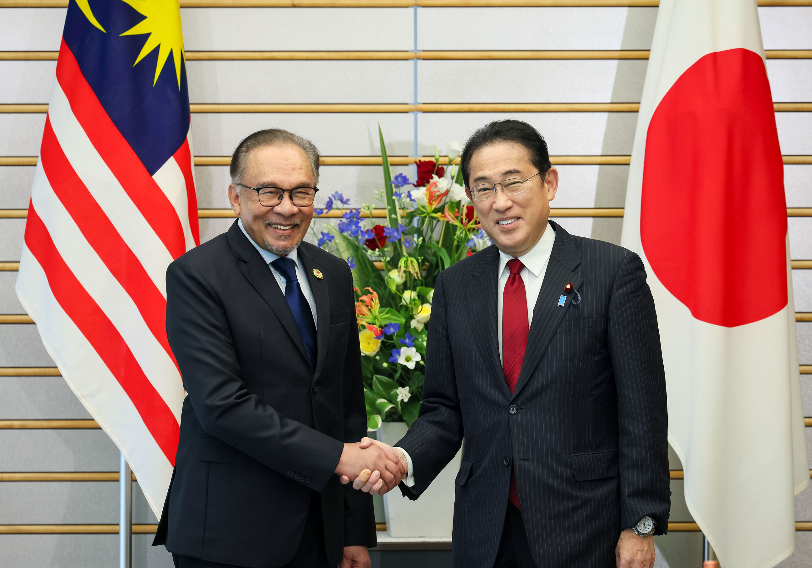 举行日本马来西亚首脑会谈
