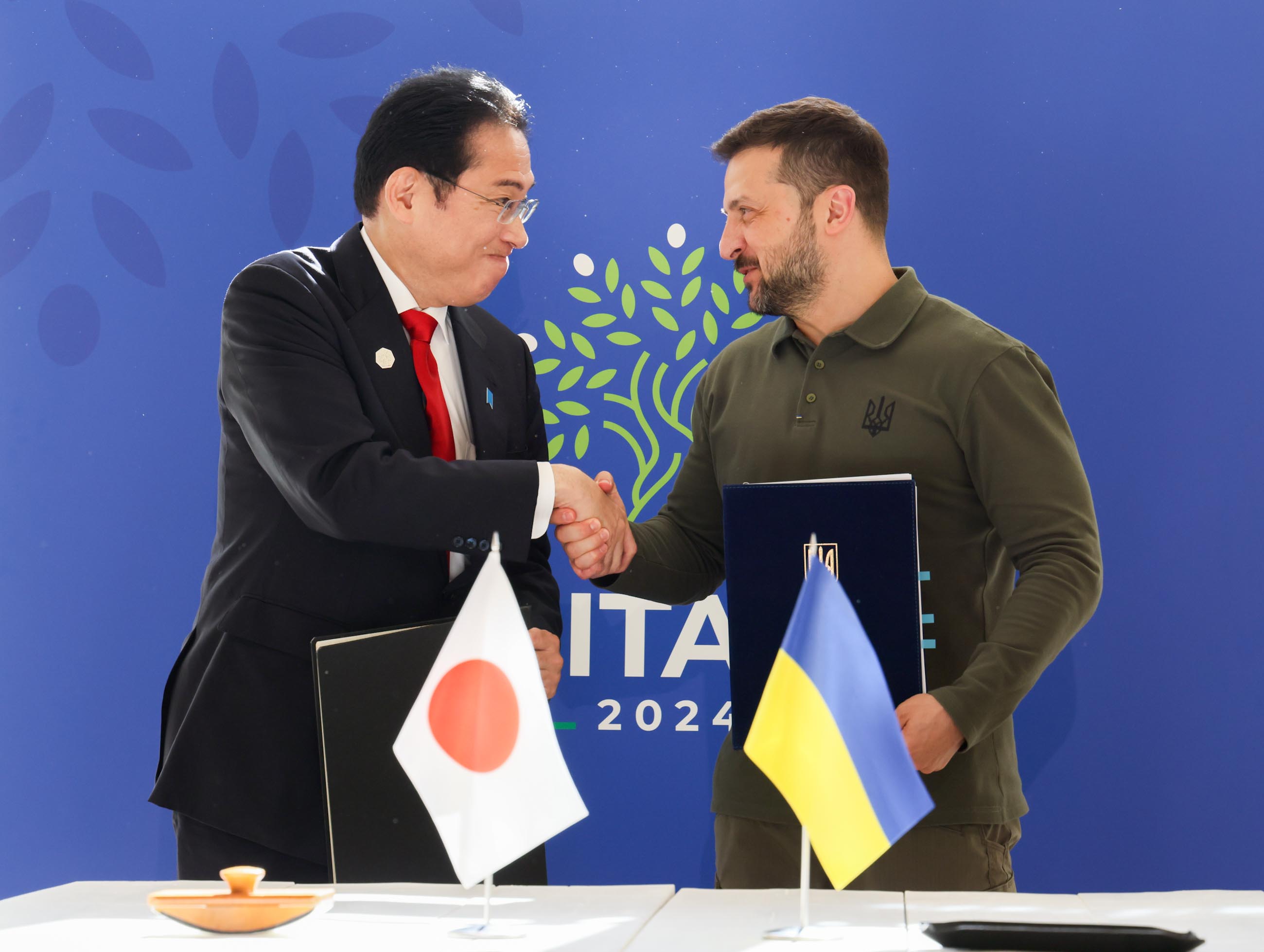 日本乌克兰签署仪式和首脑会谈