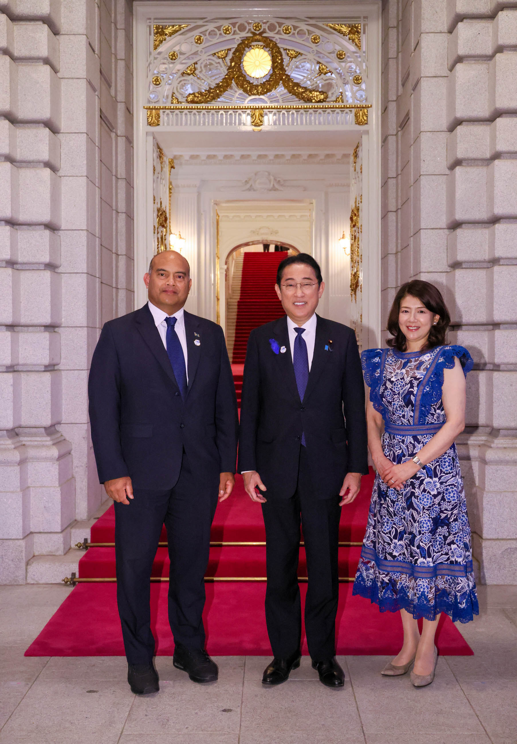 岸田首相迎接瑙鲁总统