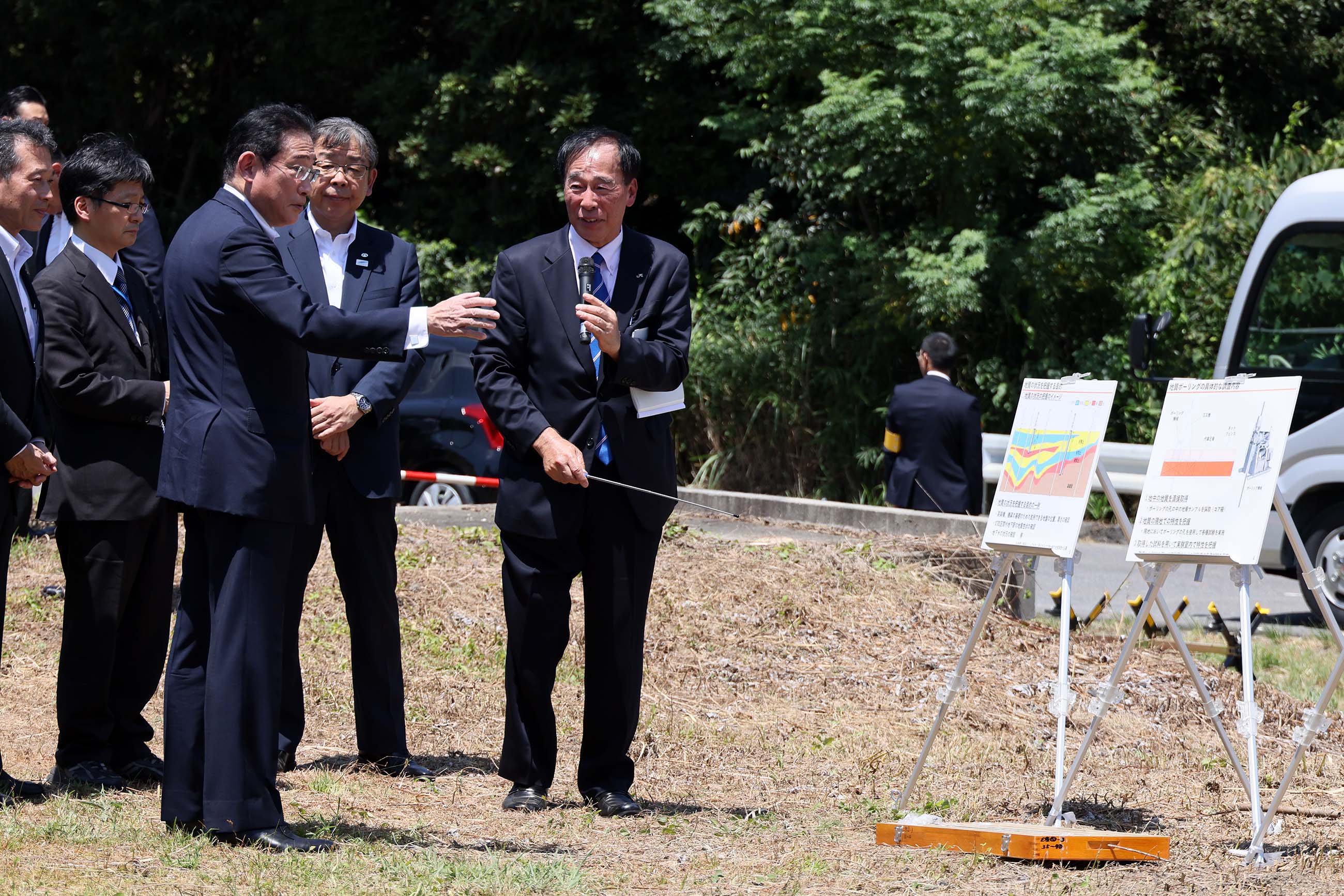 岸田首相视察磁悬浮中央新干线的地质钻探现场5