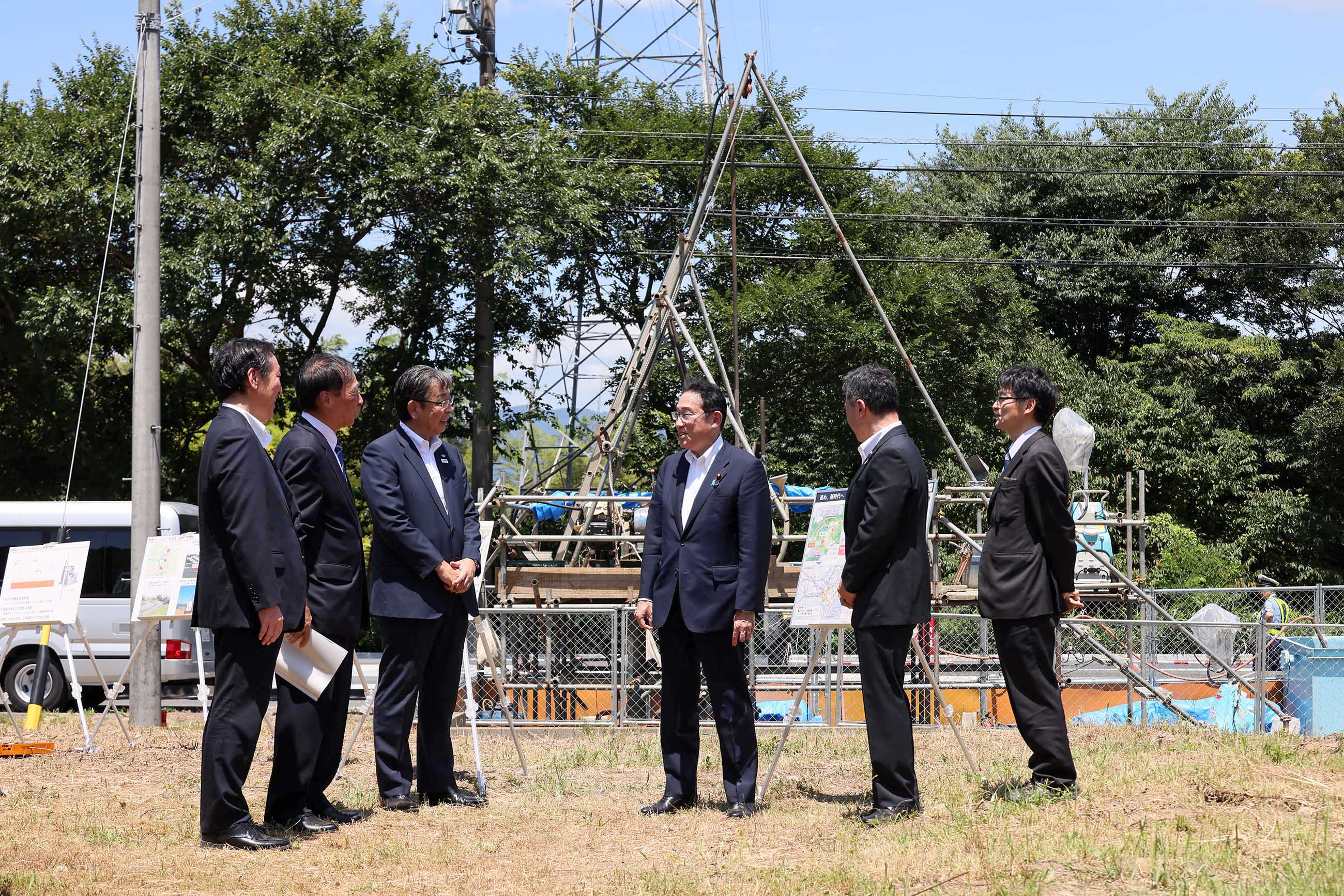 岸田首相视察磁悬浮中央新干线的地质钻探现场6