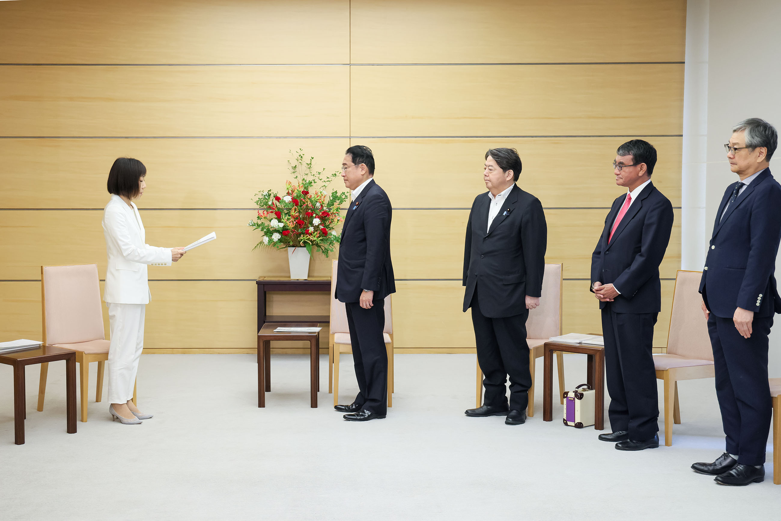 岸田首相接受人事院建议2