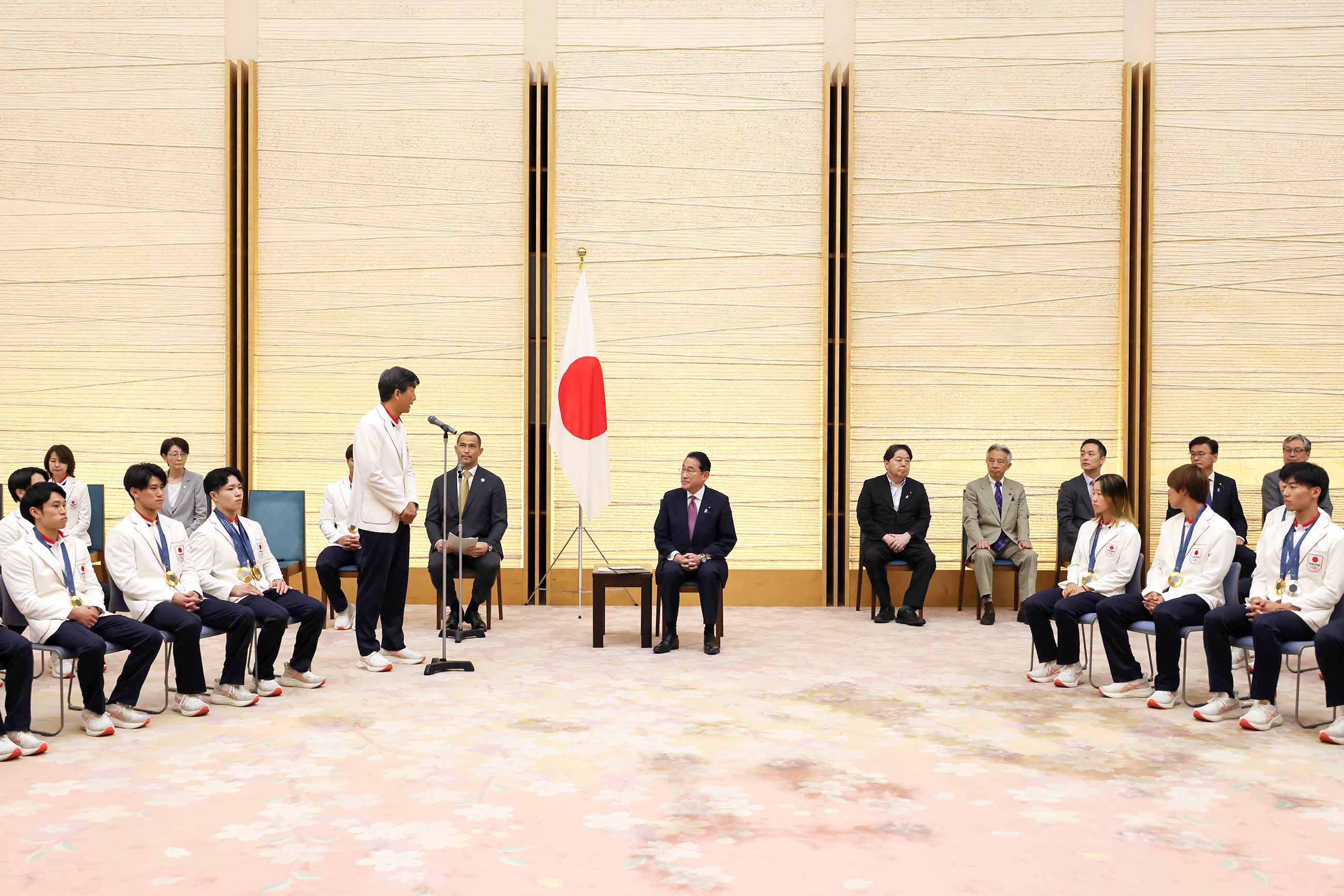 岸田首相接受拜会1