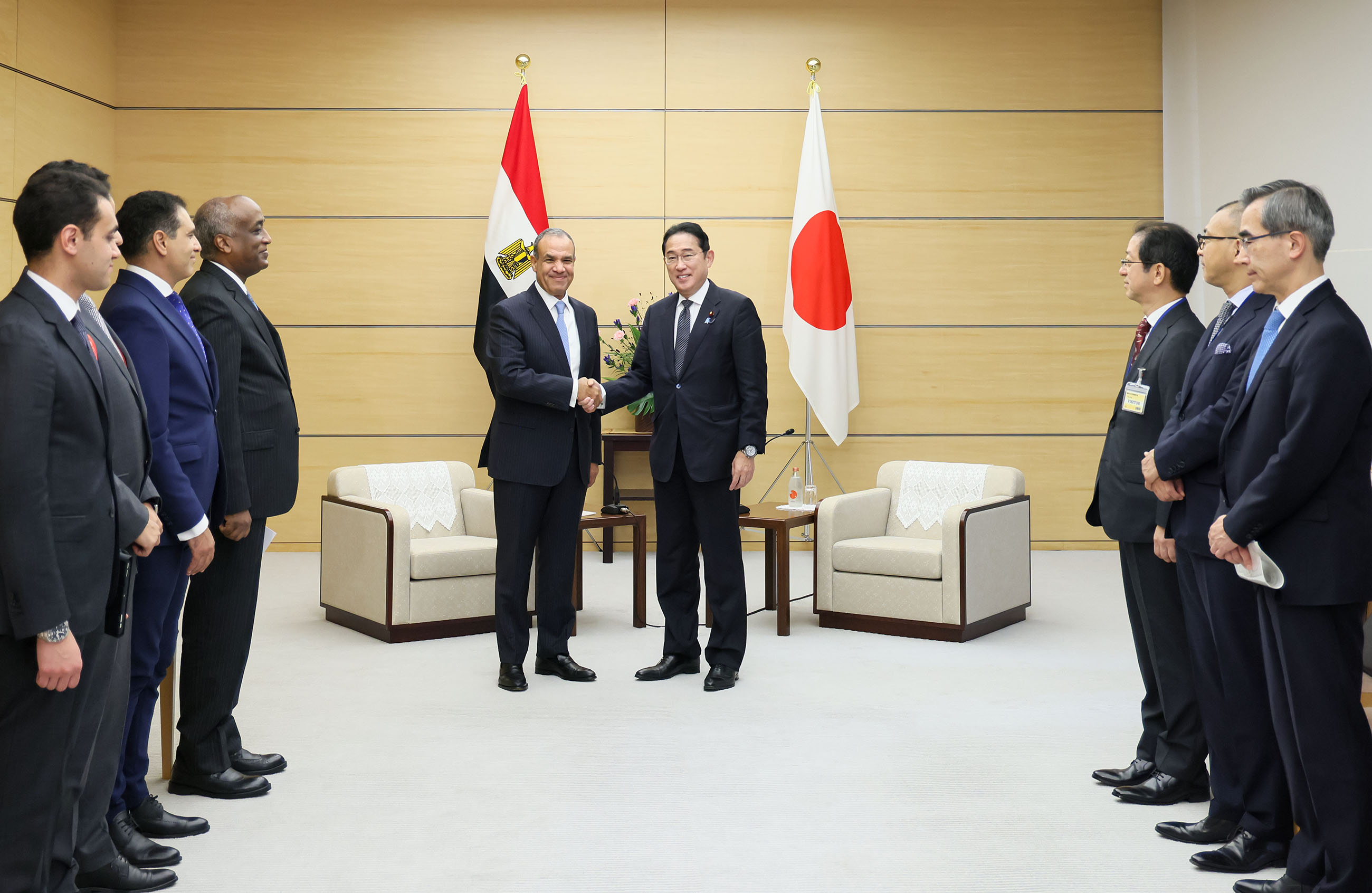 岸田首相接受拜会3