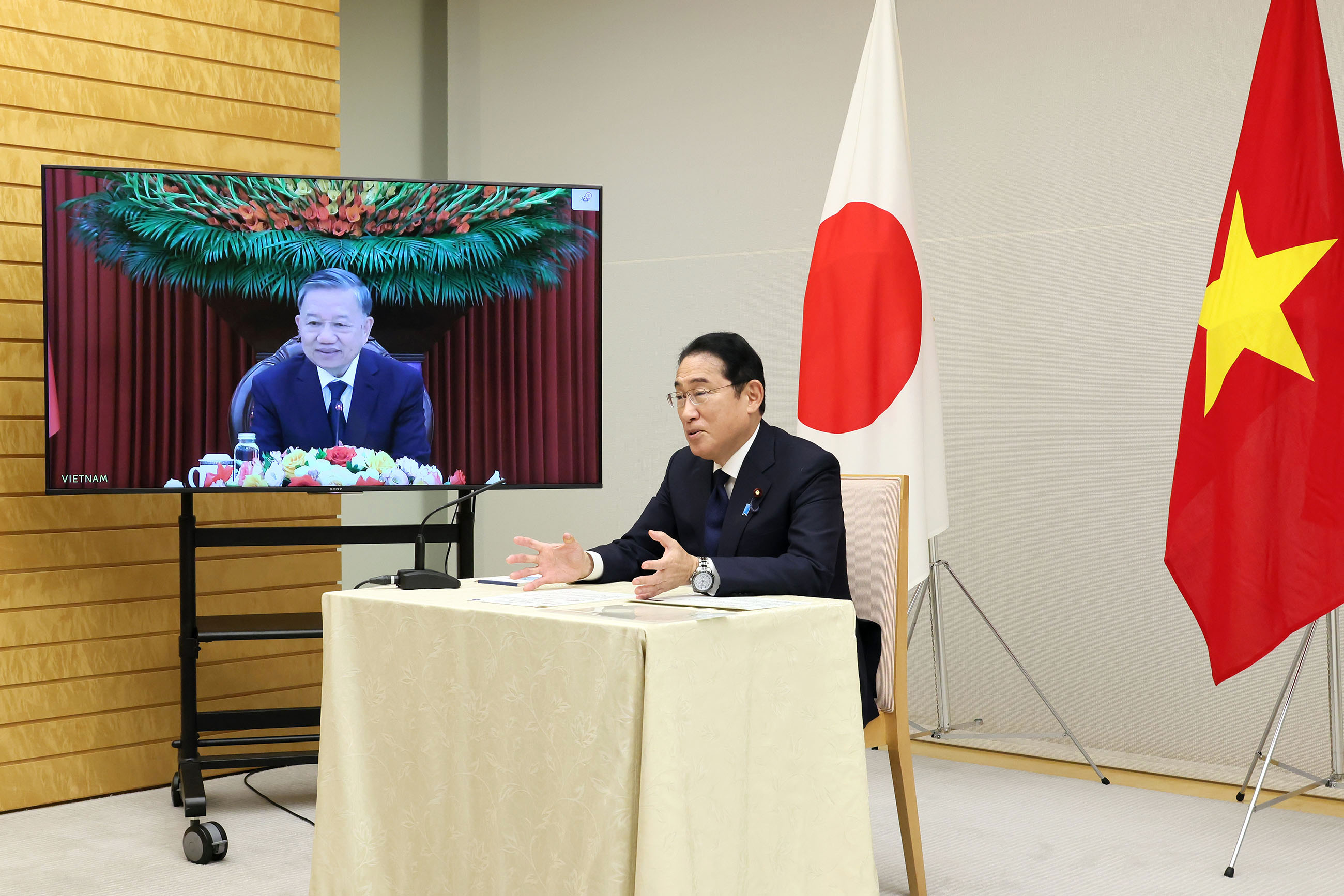 举行日越首脑视频会谈