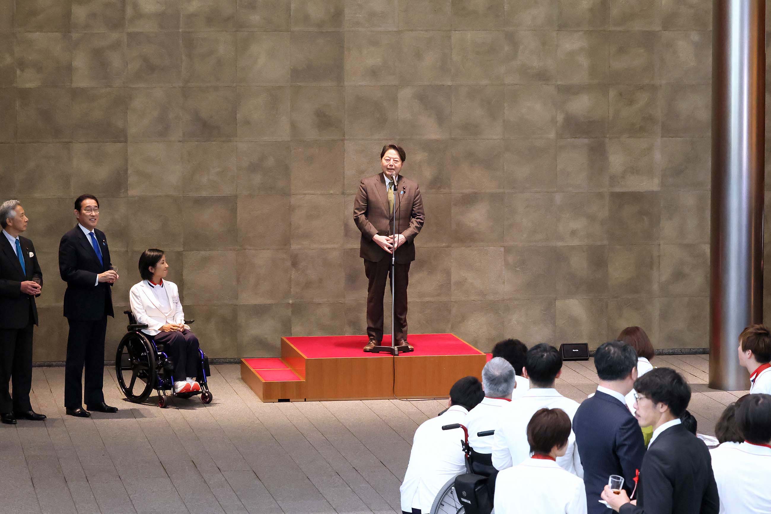 岸田首相出席交流会