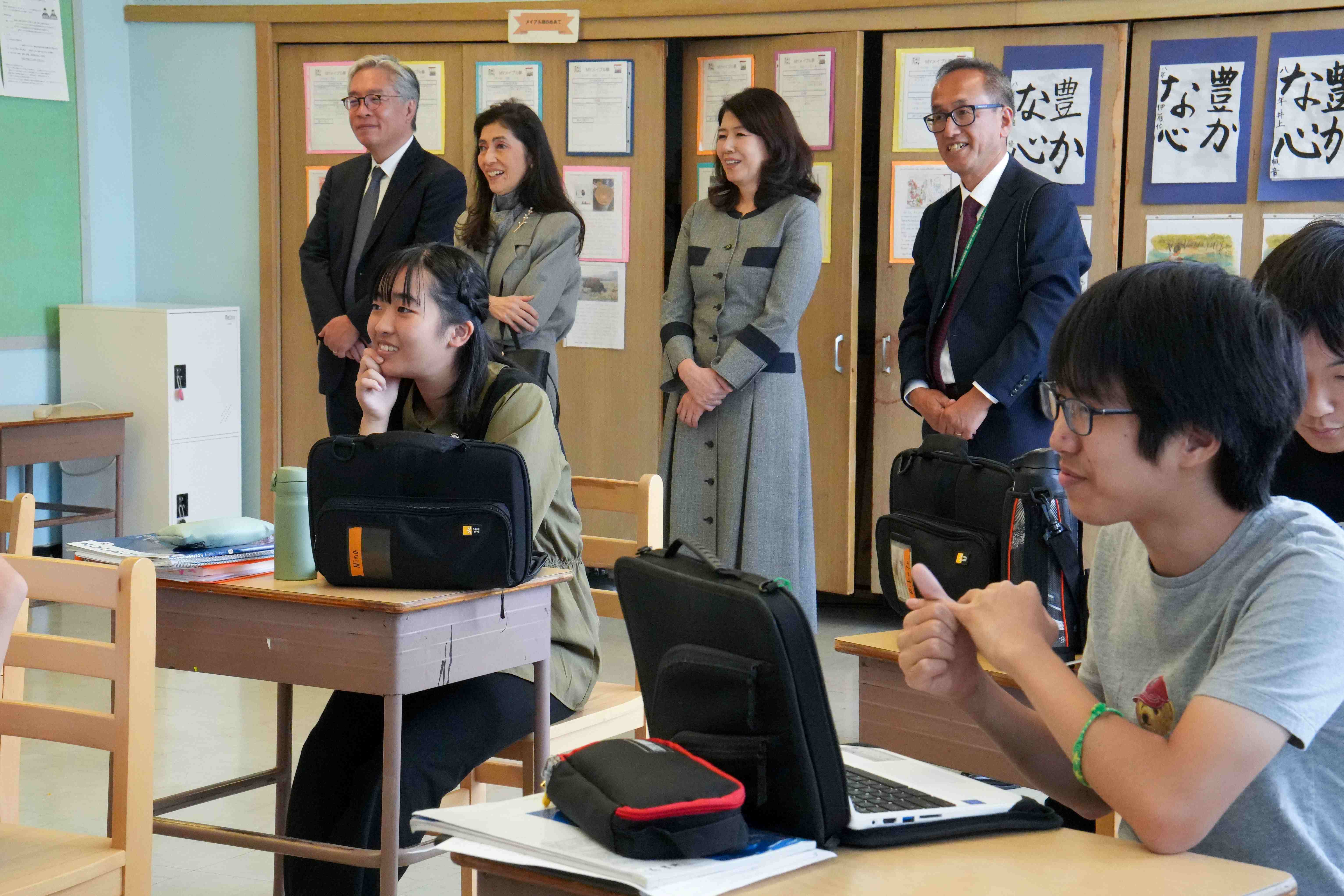 首相夫人参观新泽西日本人学校5