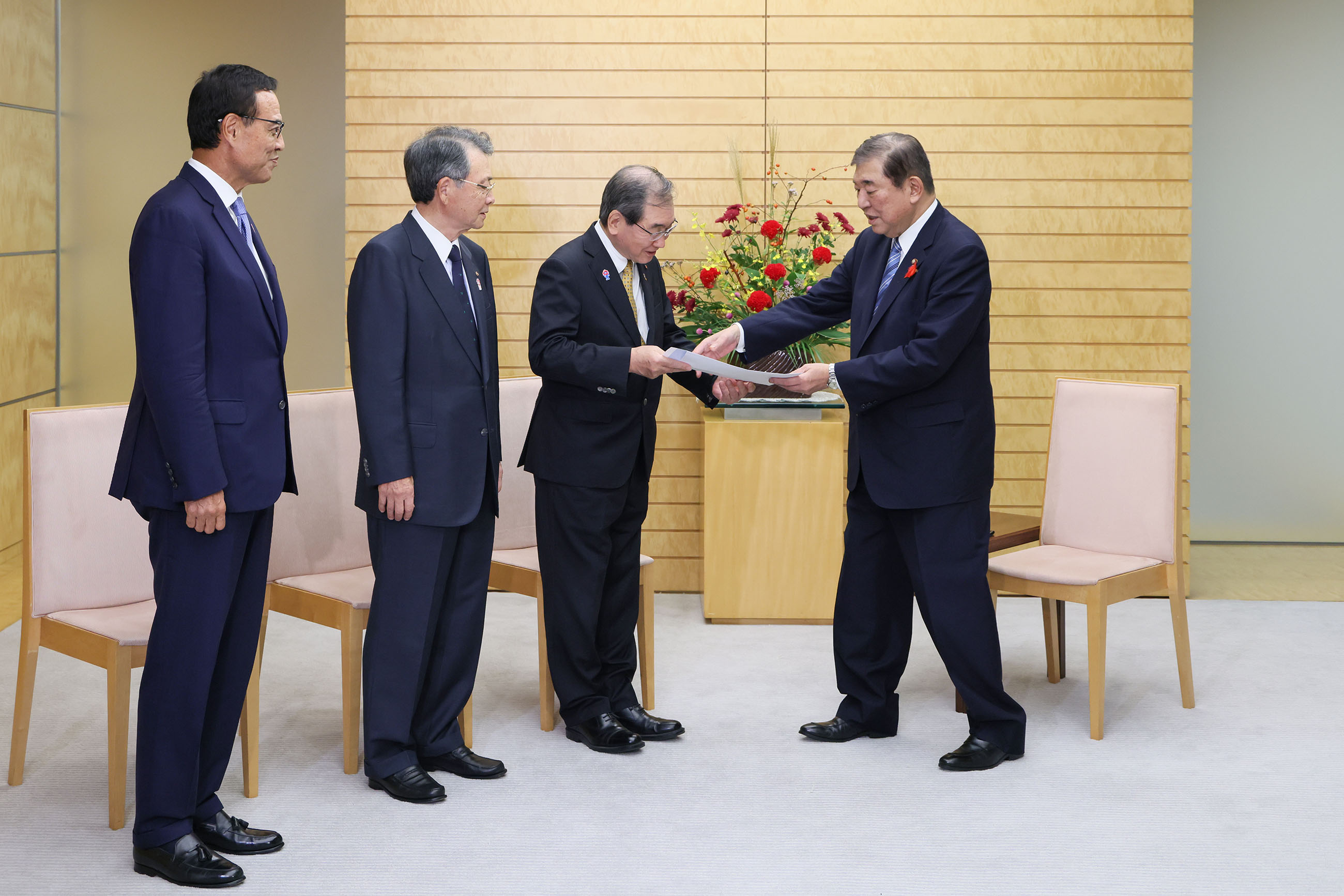 石破首相接受拜会2