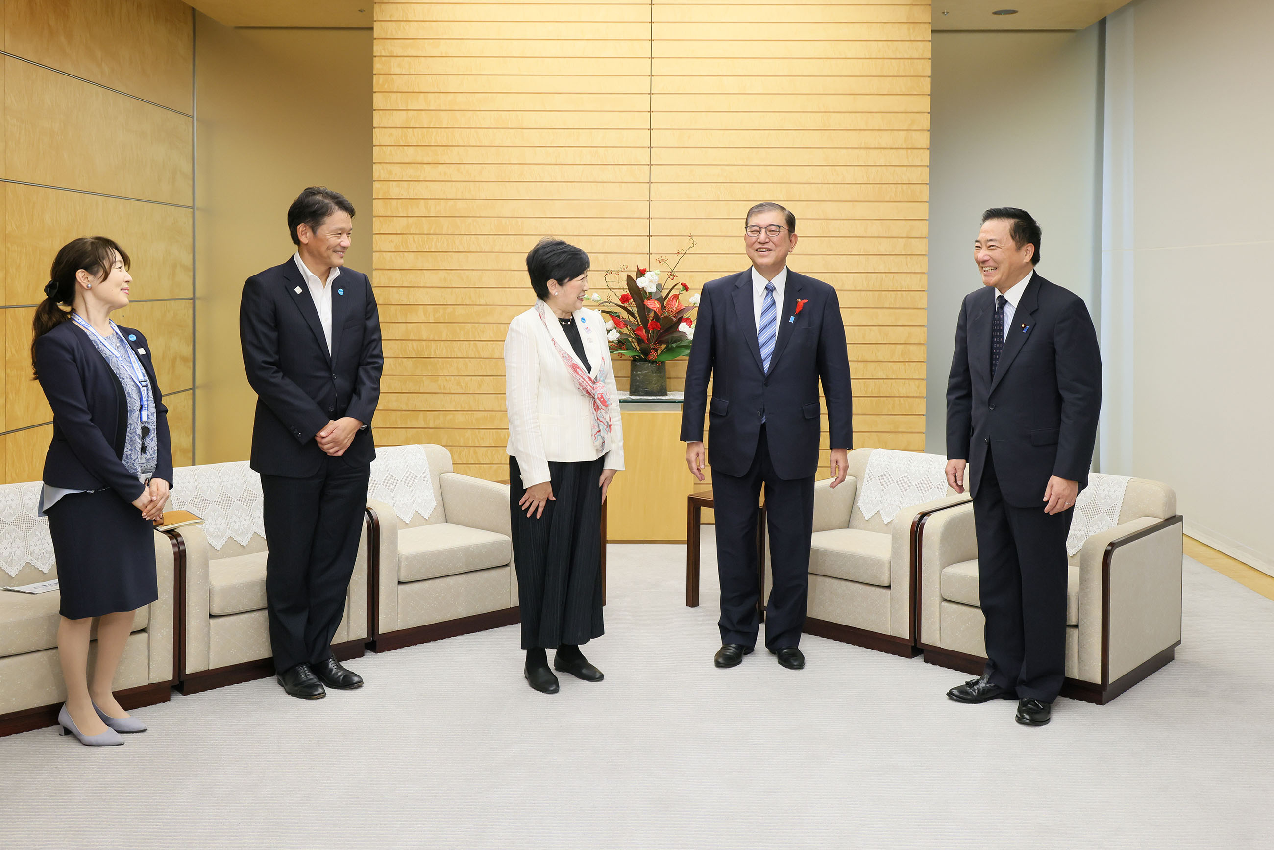 石破首相会见东京都知事3