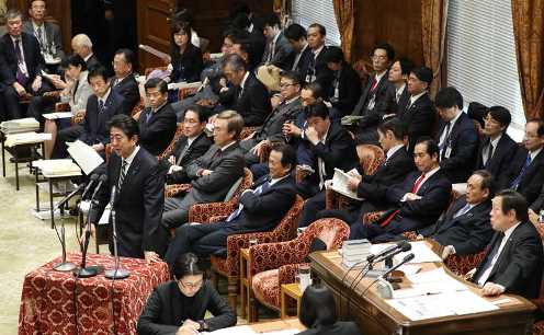 安倍总理出席了众议院预算委员会。