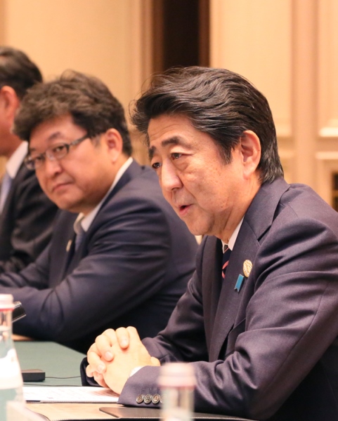 安倍总理为了出席G20（关于金融市场・世界经济的首脑会议）访问了中华人民共和国的杭州。