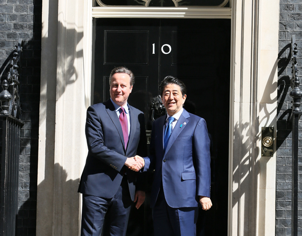 安倍总理访问了英国的伦敦。