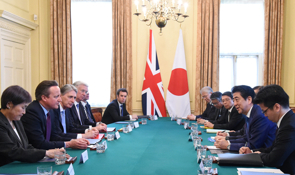 安倍总理访问了英国的伦敦。