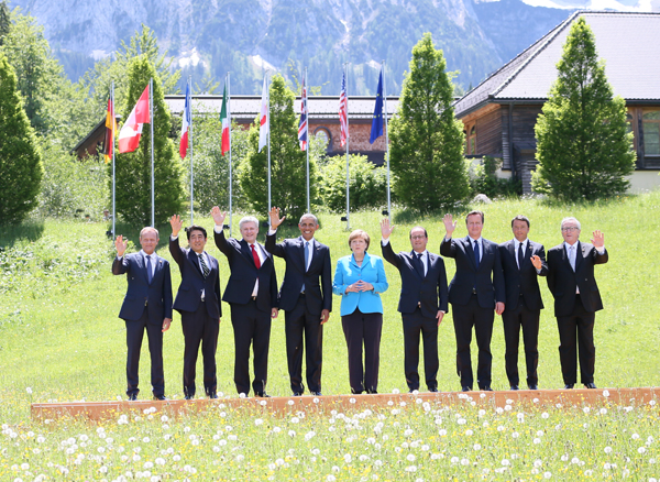 安倍总理出席了七国集团（G7）埃尔茂峰会。