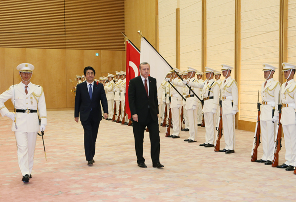 安倍总理在总理大臣官邸举行了日本・土耳其首脑会谈等。