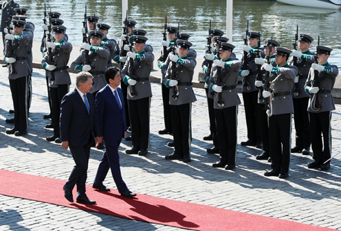 安倍总理访问了芬兰及丹麦。