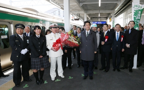 安倍总理访问了福岛县。