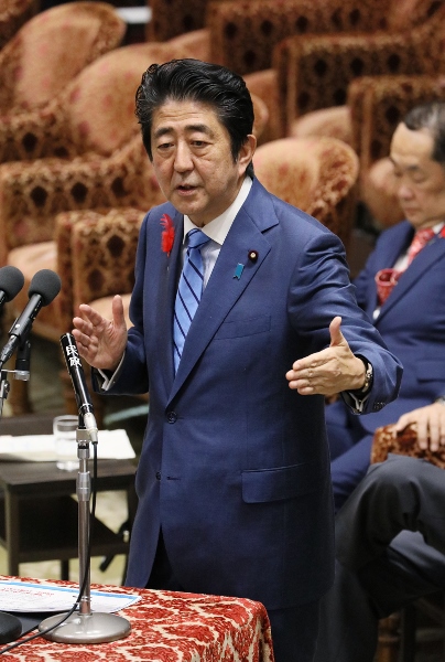 安倍总理出席了众议院预算委员会。