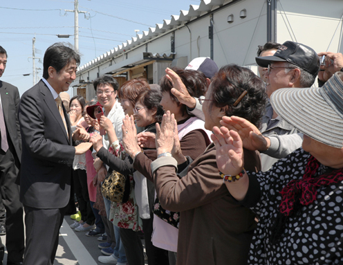 安倍总理访问了熊本县。