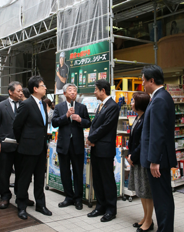 安倍总理访问了熊本县。