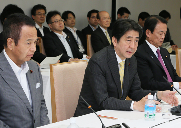 安倍总理在总理大臣官邸召开了2015年第5次经济财政咨询会议。