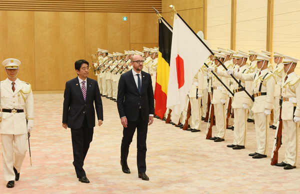 安倍总理在总理大臣官邸举行了日本・比利时首脑会谈等。