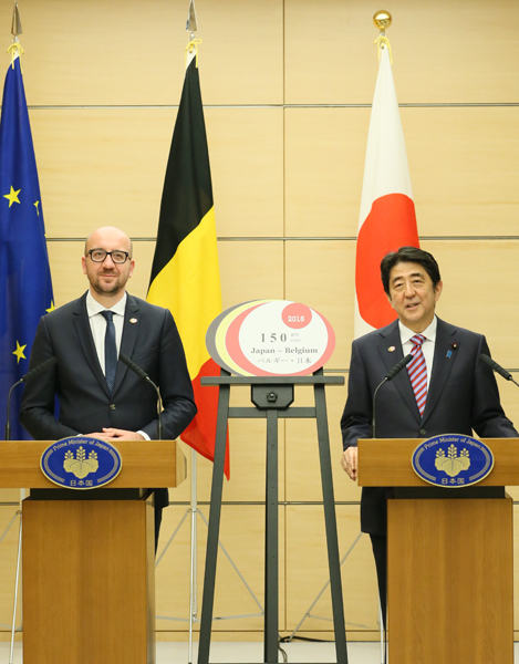 安倍总理在总理大臣官邸举行了日本・比利时首脑会谈等。