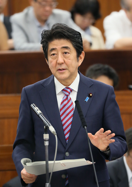 安倍总理出席了参议院厚生劳动委员会。