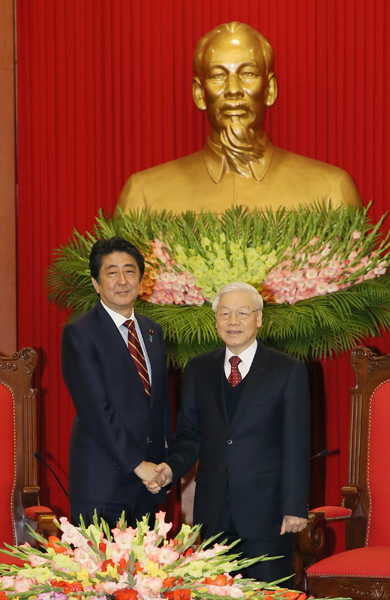 安倍总理访问了越南社会主义共和国的河内。