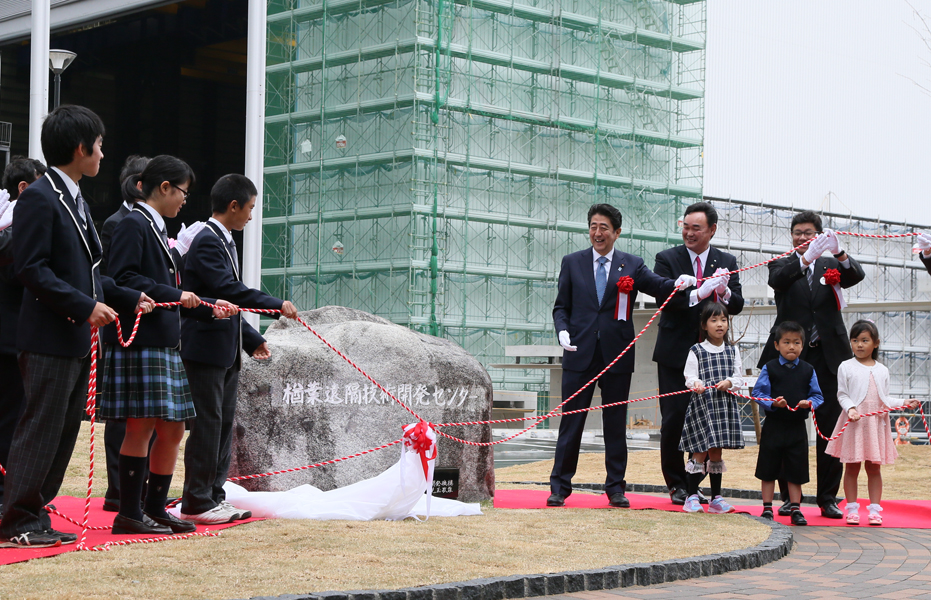 安倍总理访问了福岛县。