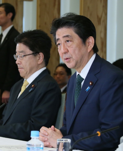 安倍总理在总理大臣官邸出席了第8次“政府、执政党和在野党绑架问题对策机构联络协议会”。